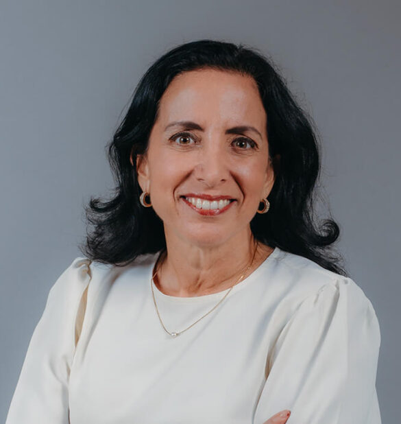 dra-claudia-vera-reumatologa-guayaquil