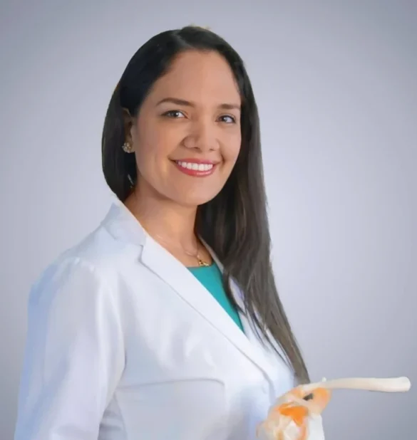 dra-maria-fernanda-macias-reumatologos-guayaquil